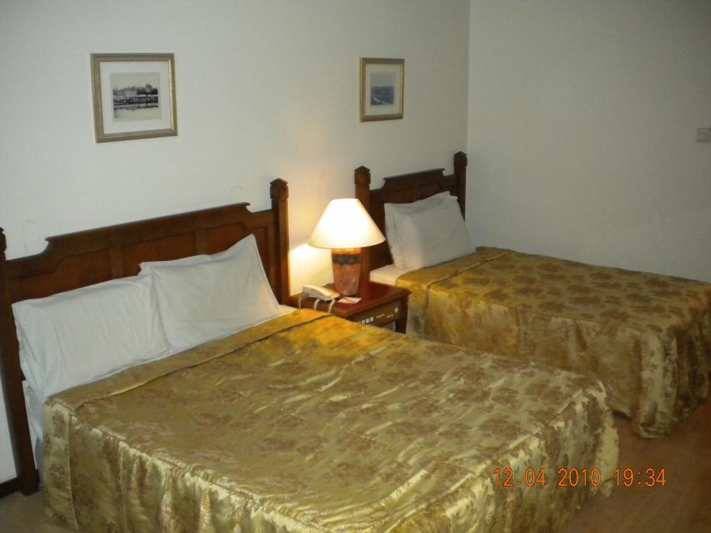 Regal Court Hotel Kuching Oda fotoğraf
