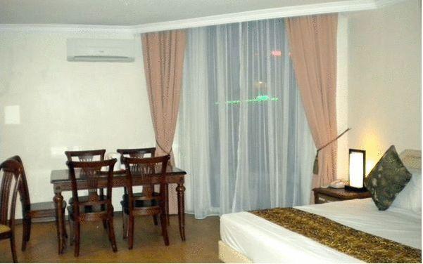 Regal Court Hotel Kuching Oda fotoğraf